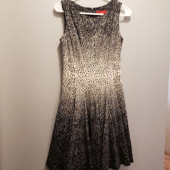 Saks Fifth Avenue Animal Print Dress Size 2 Red Saks Fifth Avenue - Picture 2 of 10